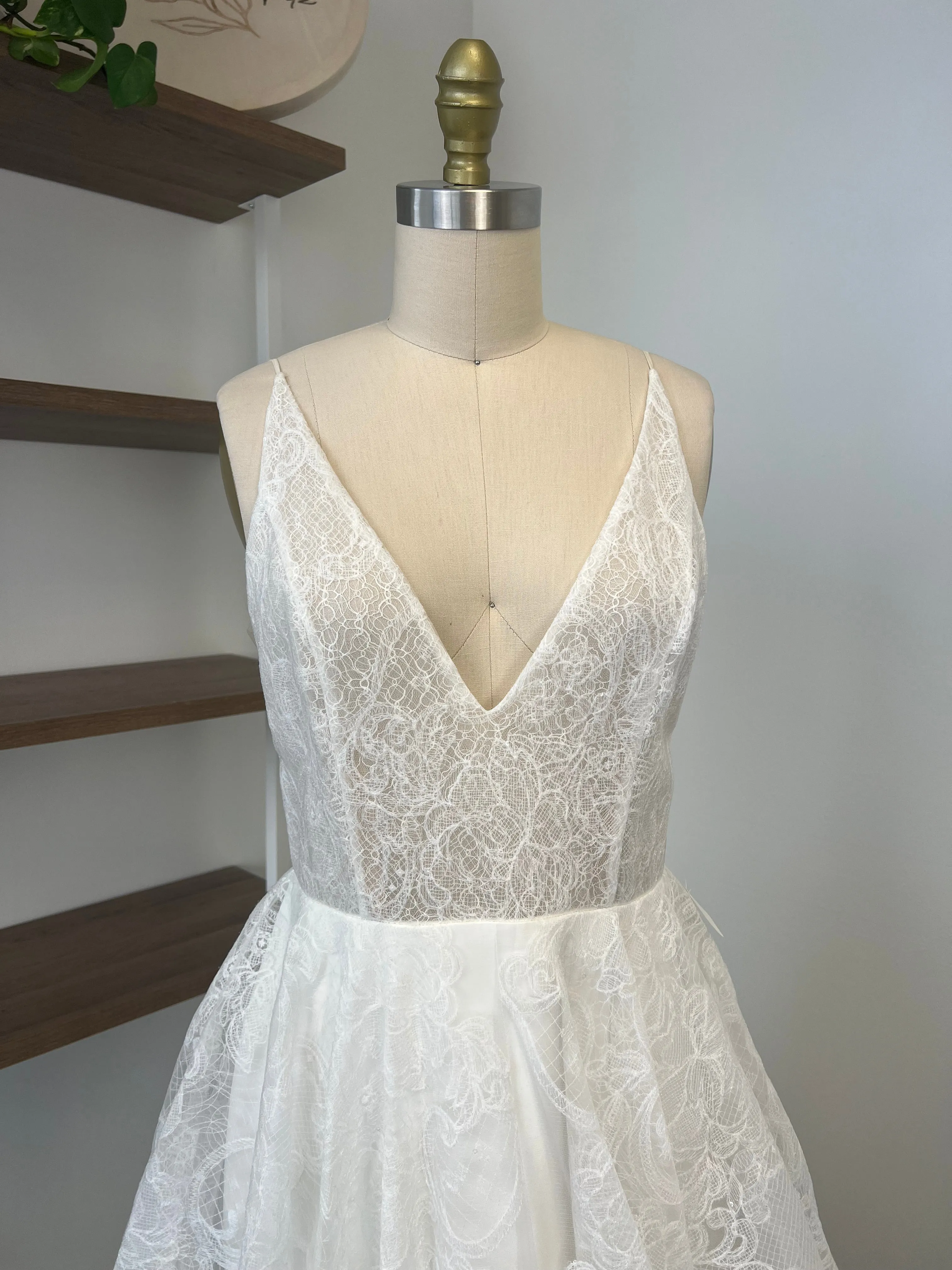 A / Sarah Seven Waldorf Size 8