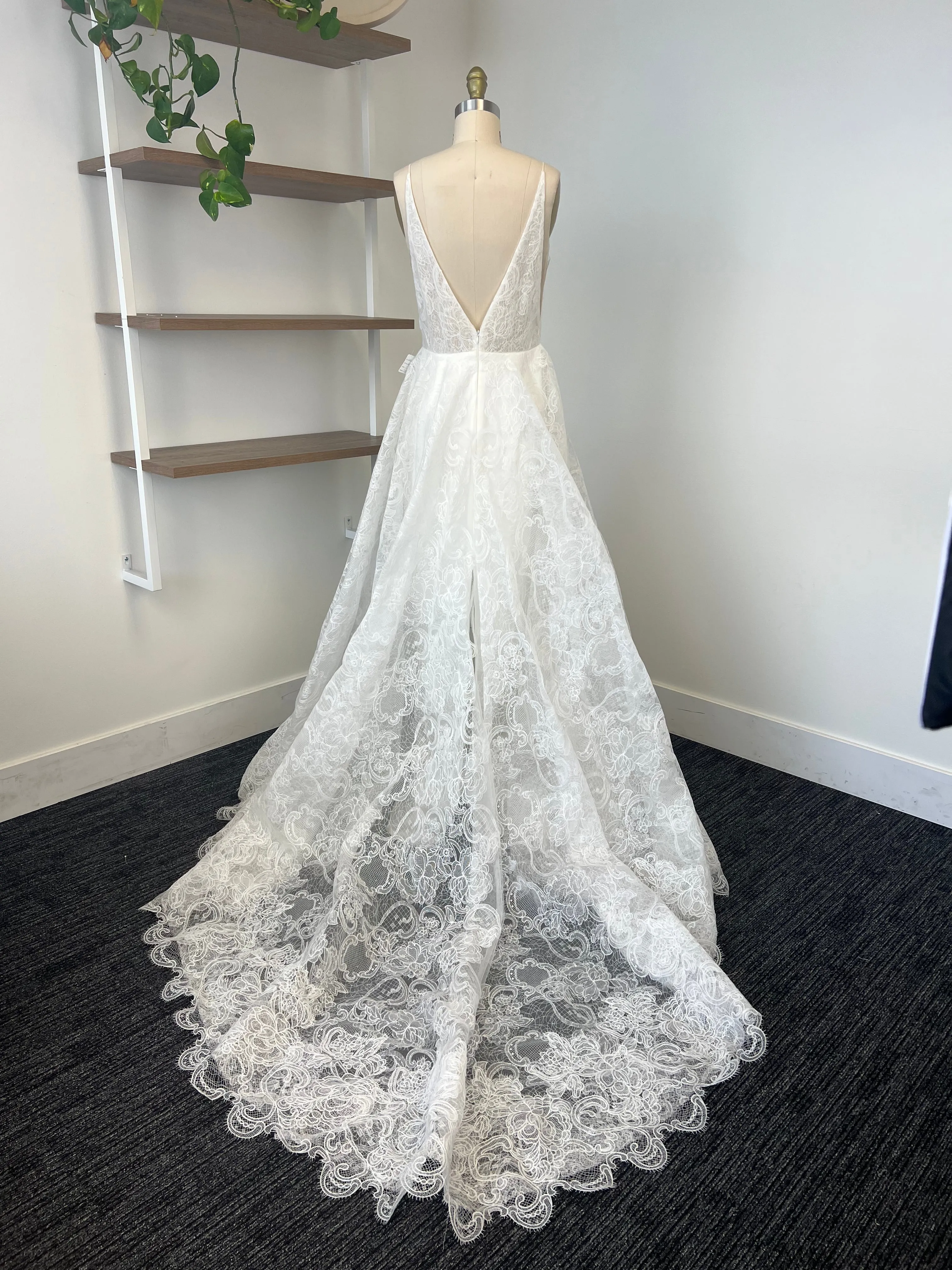 A / Sarah Seven Waldorf Size 8