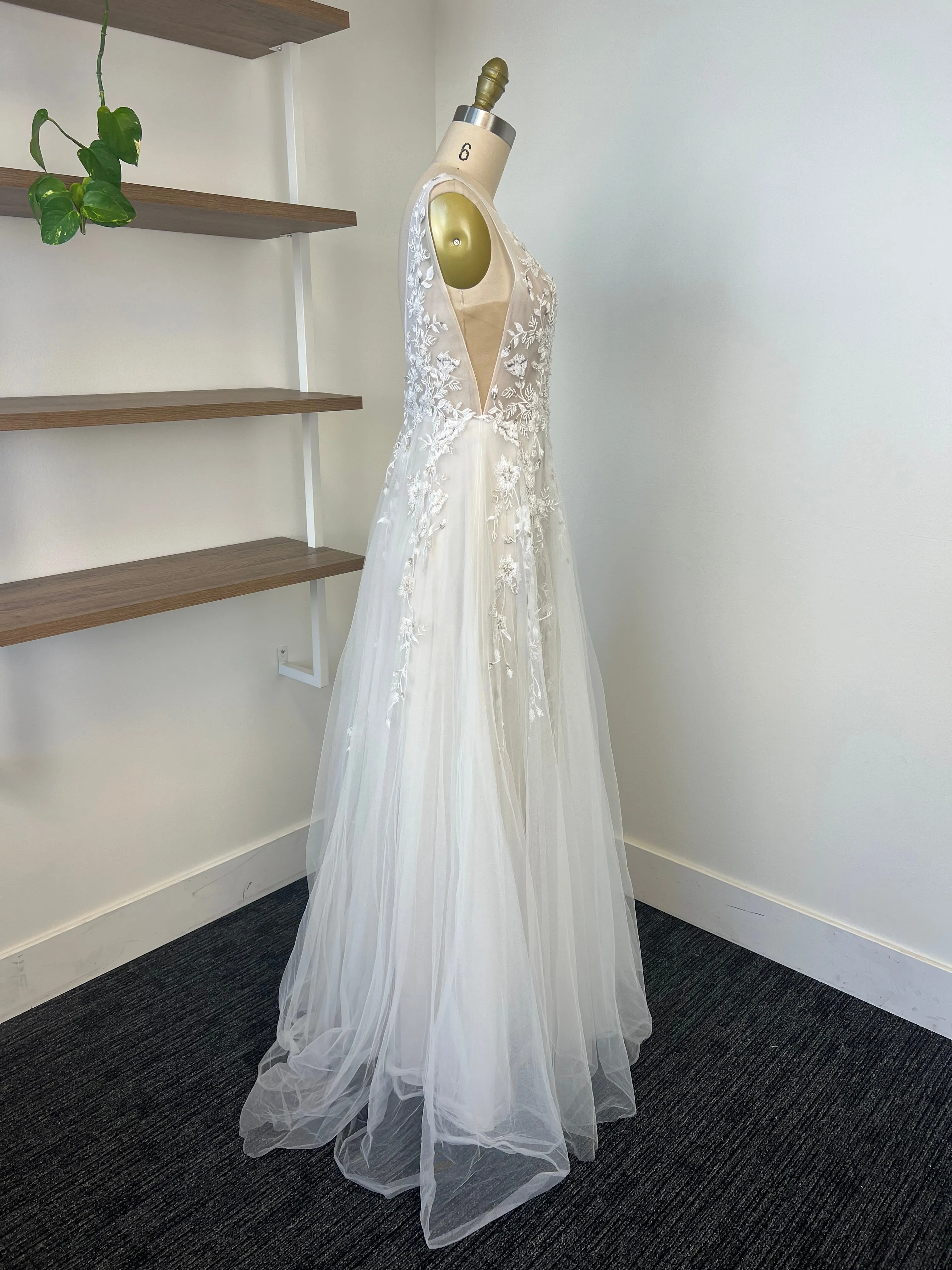A / Wtoo 13713 Size 4