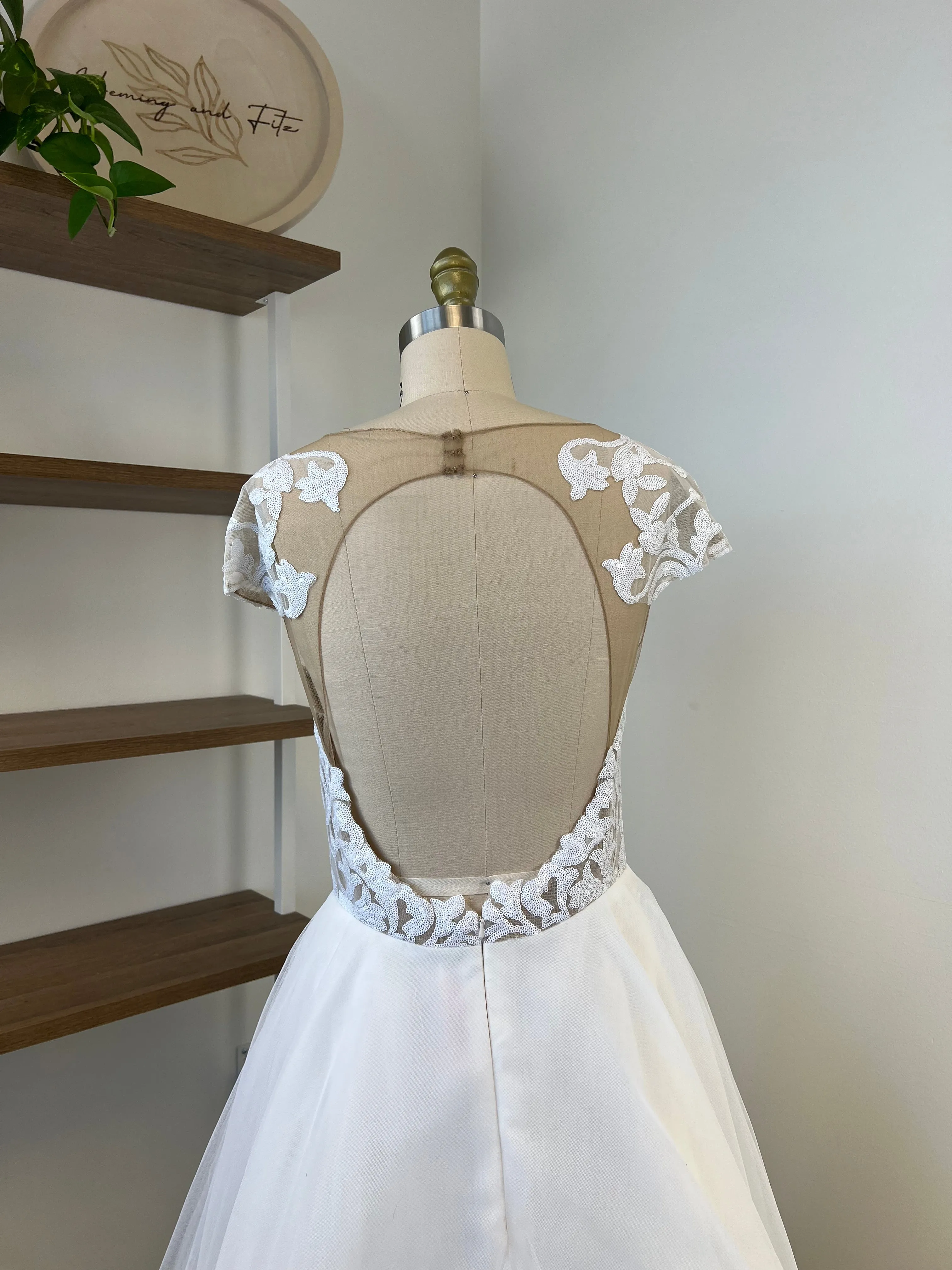 B / Hayley Paige 223116 Size 12