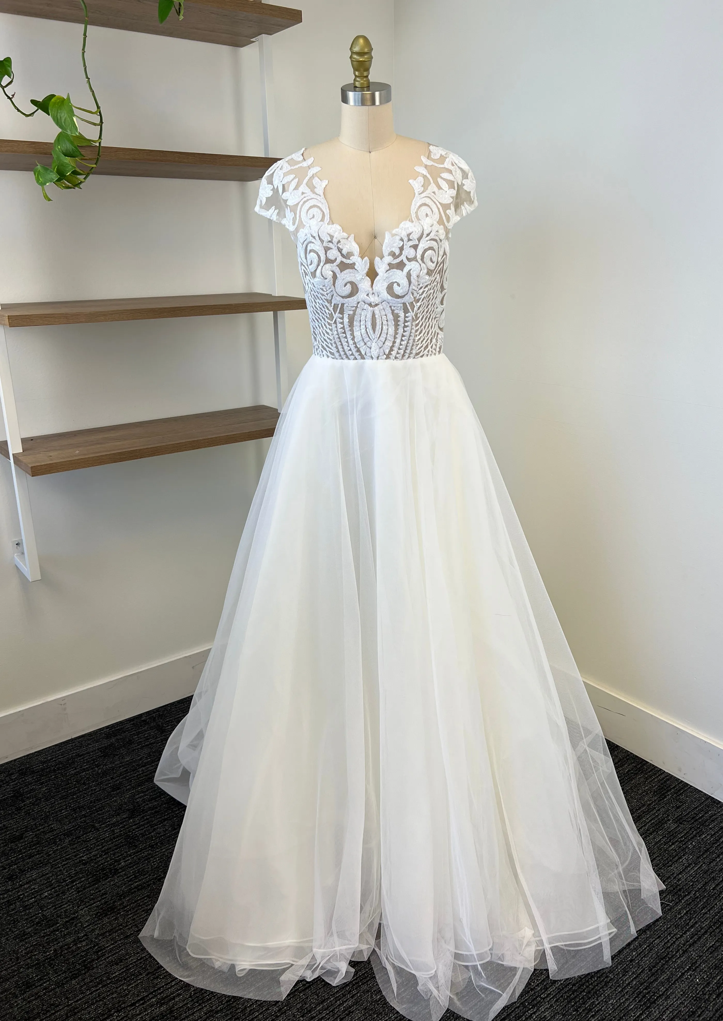 B / Hayley Paige 223116 Size 12