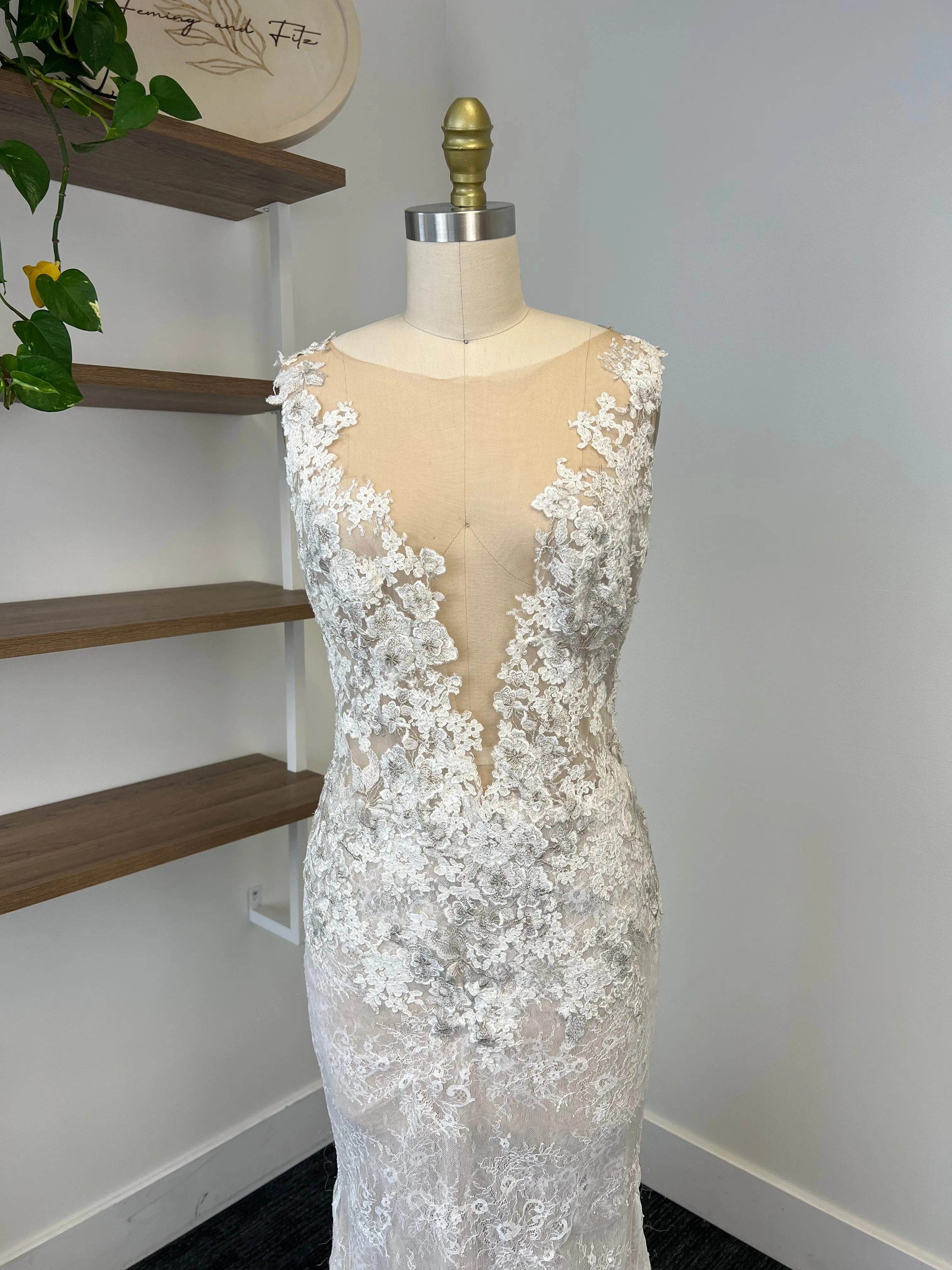B / Netta Benshabu Isadora Size 8