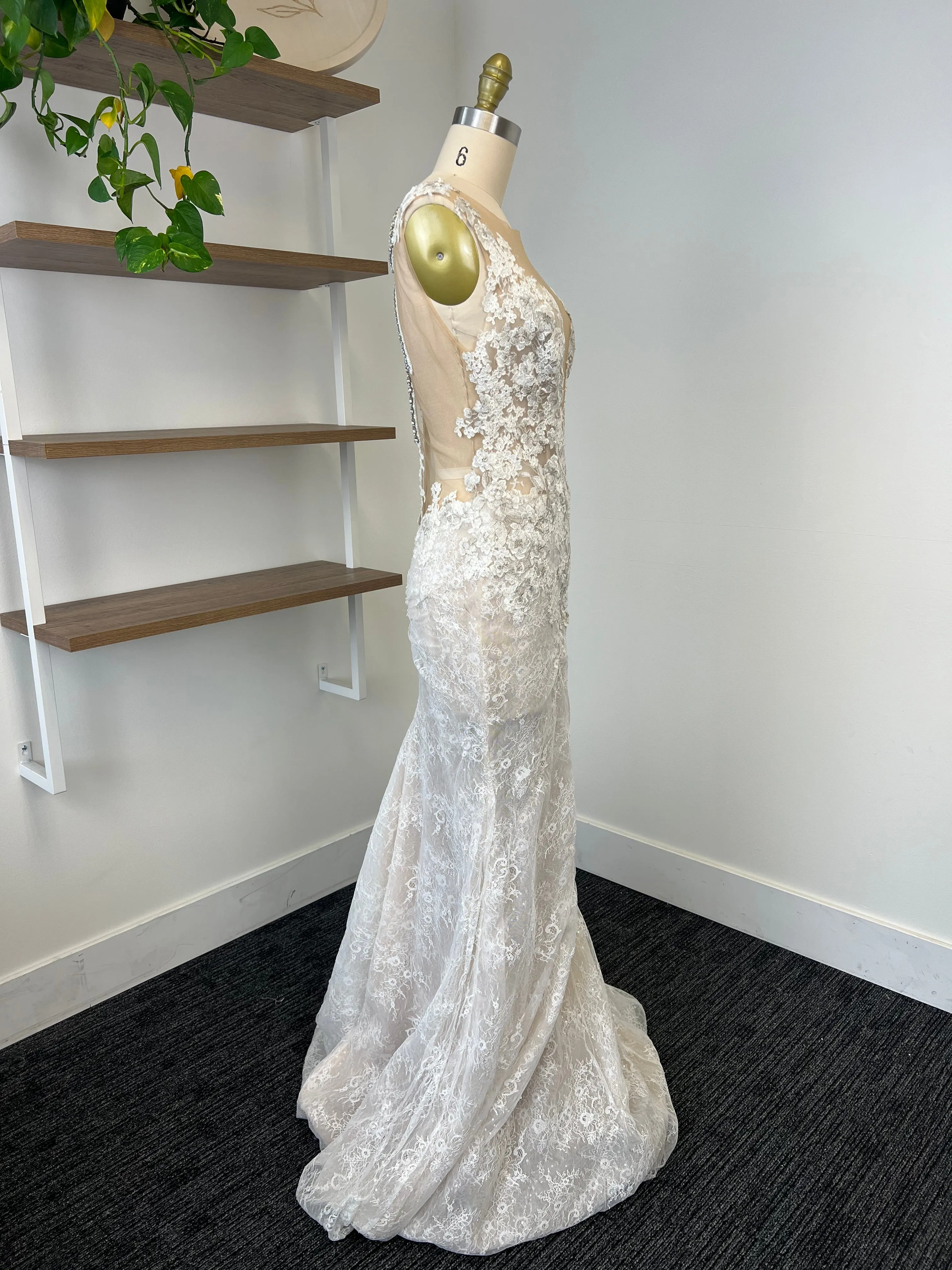 B / Netta Benshabu Isadora Size 8