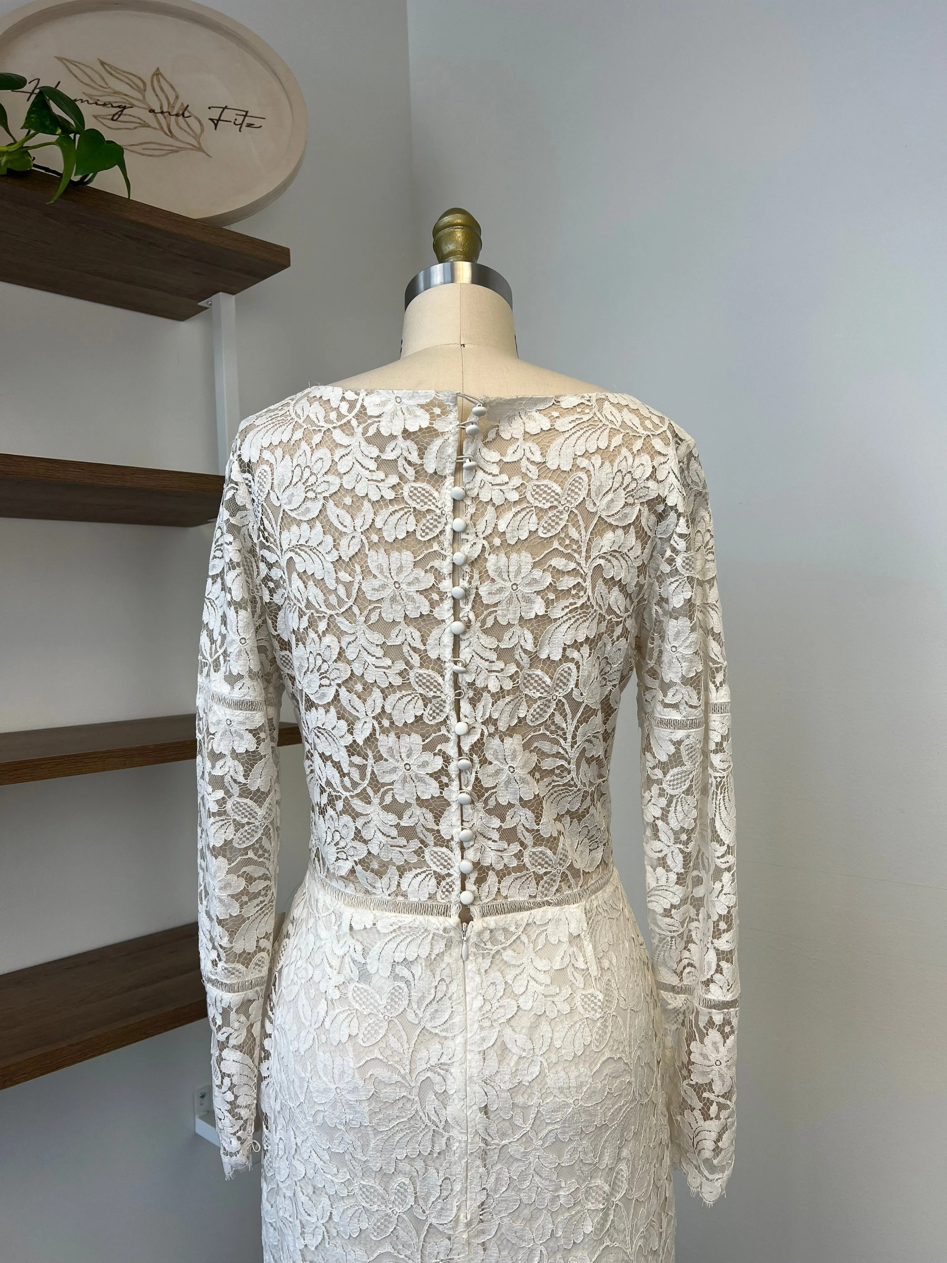 B / Sarah Seven Venice Lace Size 8