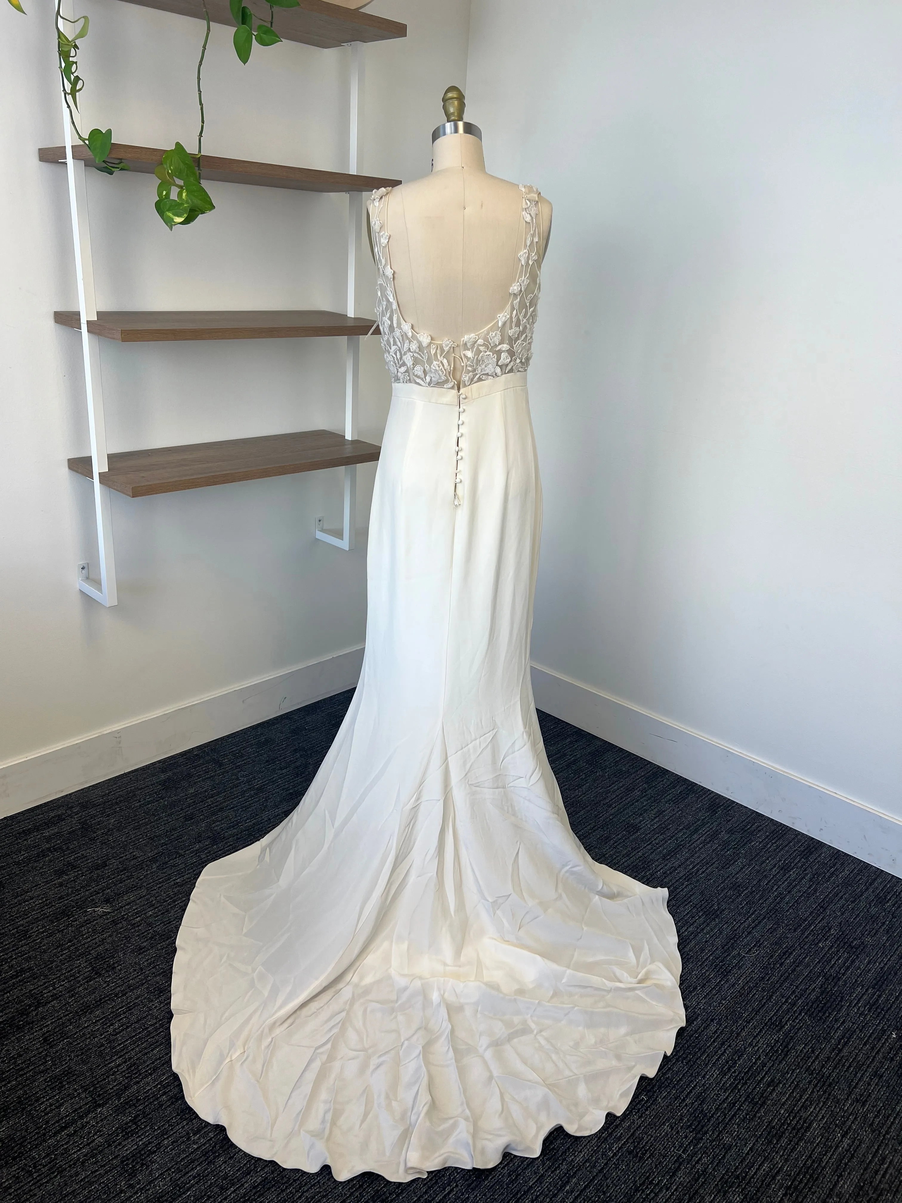 C / Alexandra Grecco Oleana Size 8