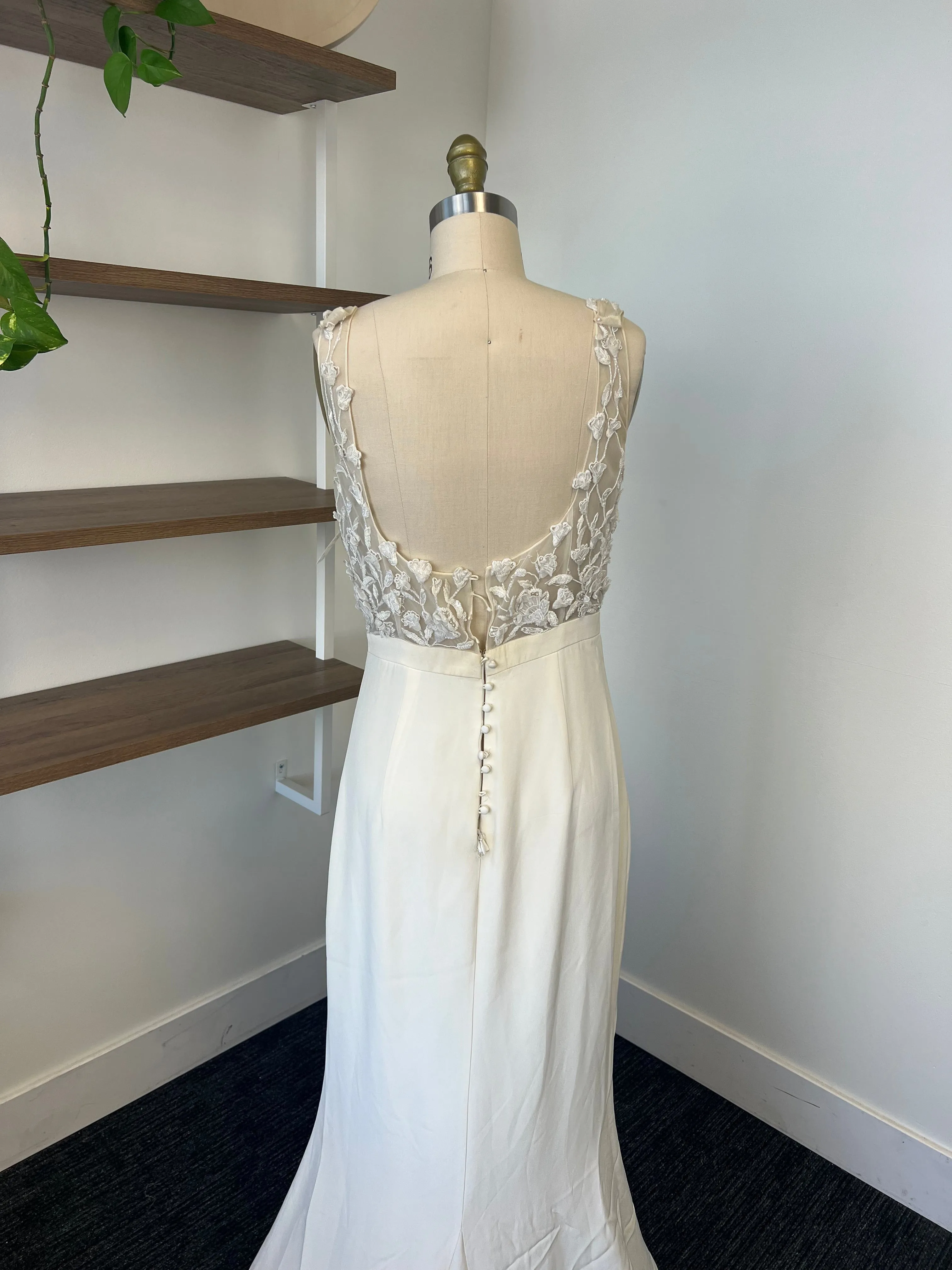 C / Alexandra Grecco Oleana Size 8