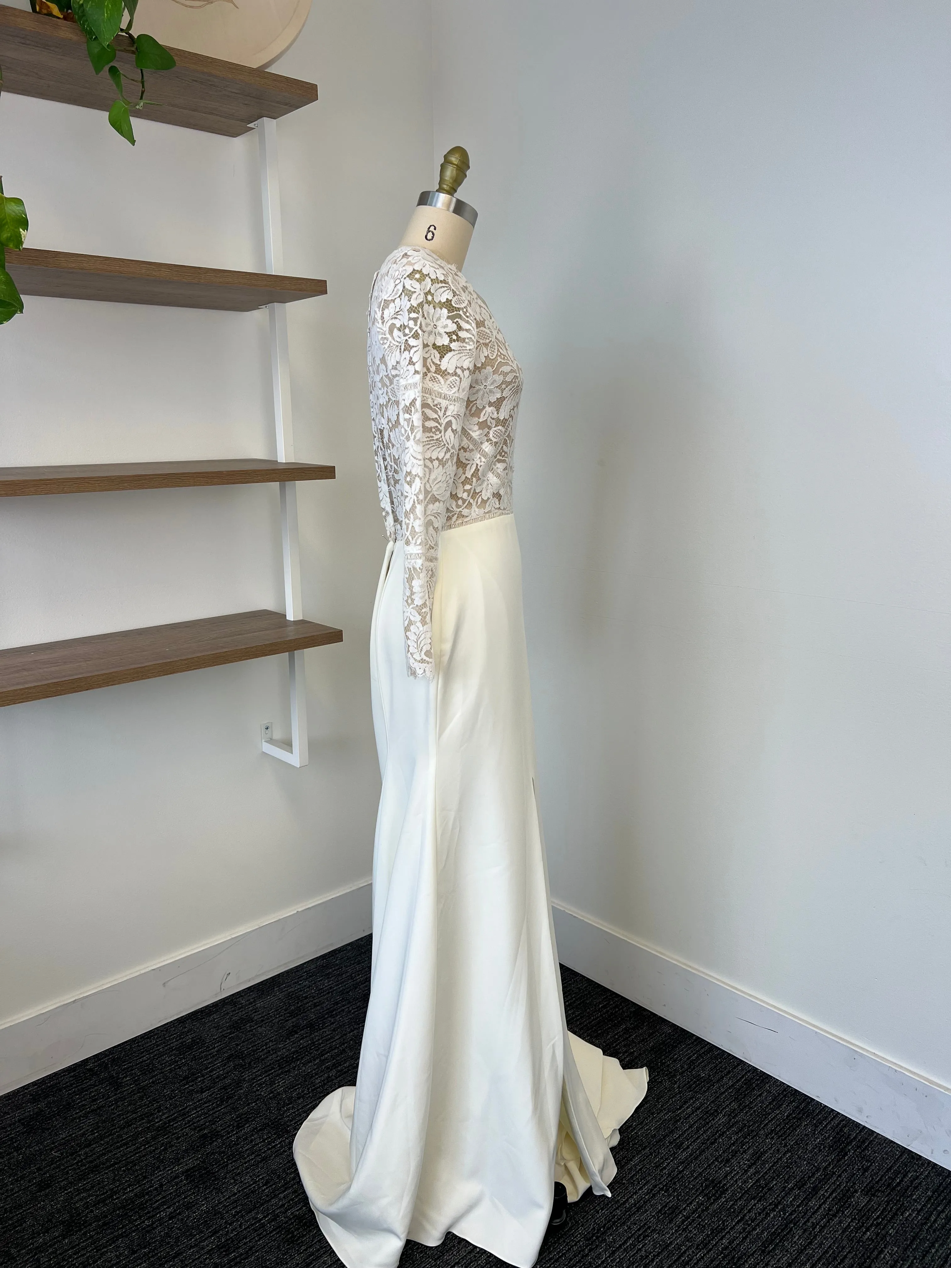 Sarah Seven Venice Size 10